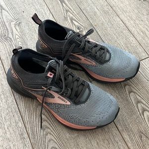 Brooks Ricochet Shoes Size 7 EUR38